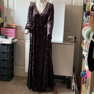 Elegant Gianni Bini Velvet Maxi Dress in Purple